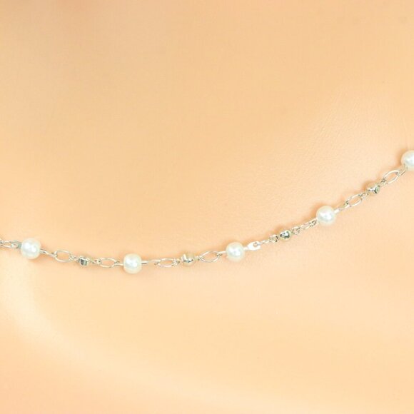 "Minimalist Necklace – Timeless, Elegant Jewelry for Her, MAR092161 - Picture 8 of 10